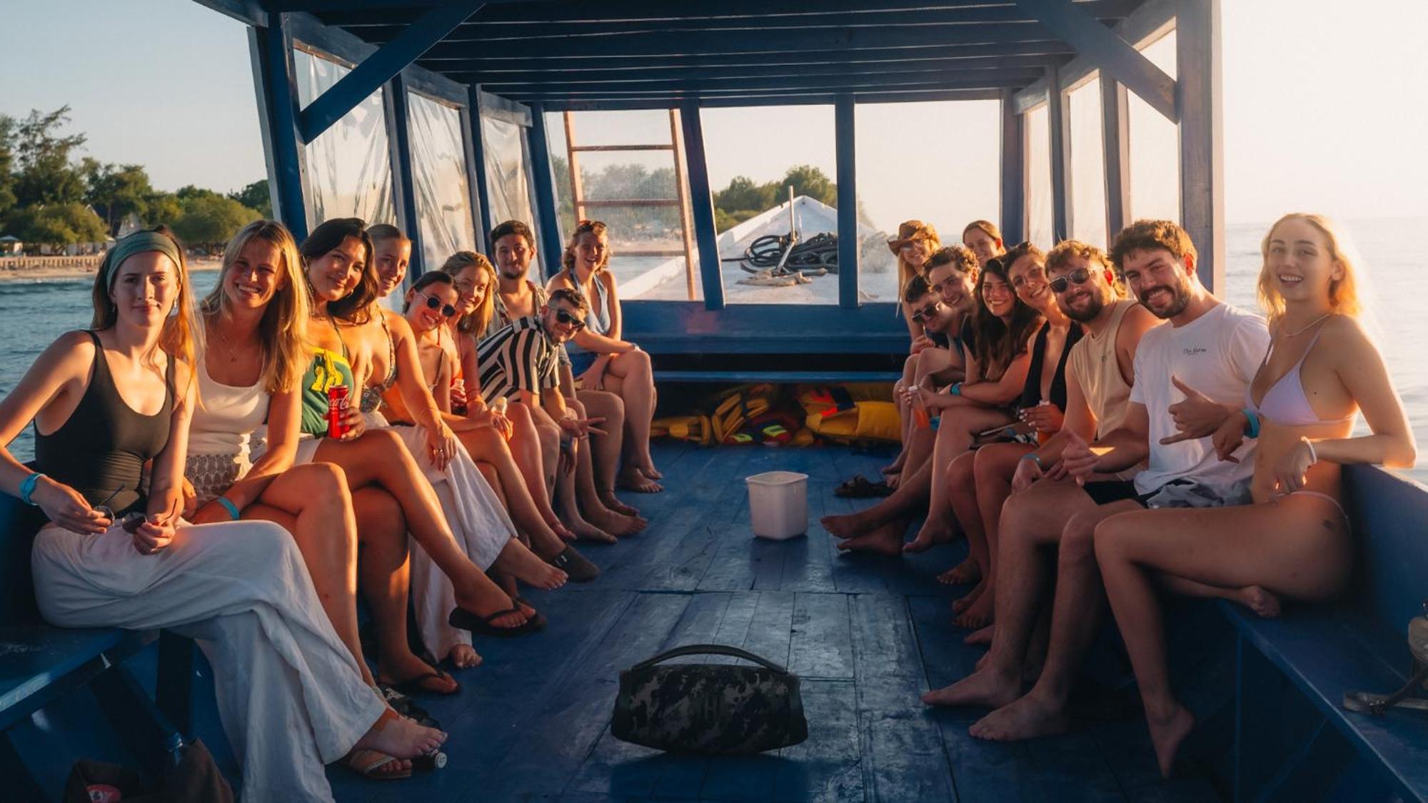 Atlas Gili Party Hostel Гілі-Траванган Екстер'єр фото