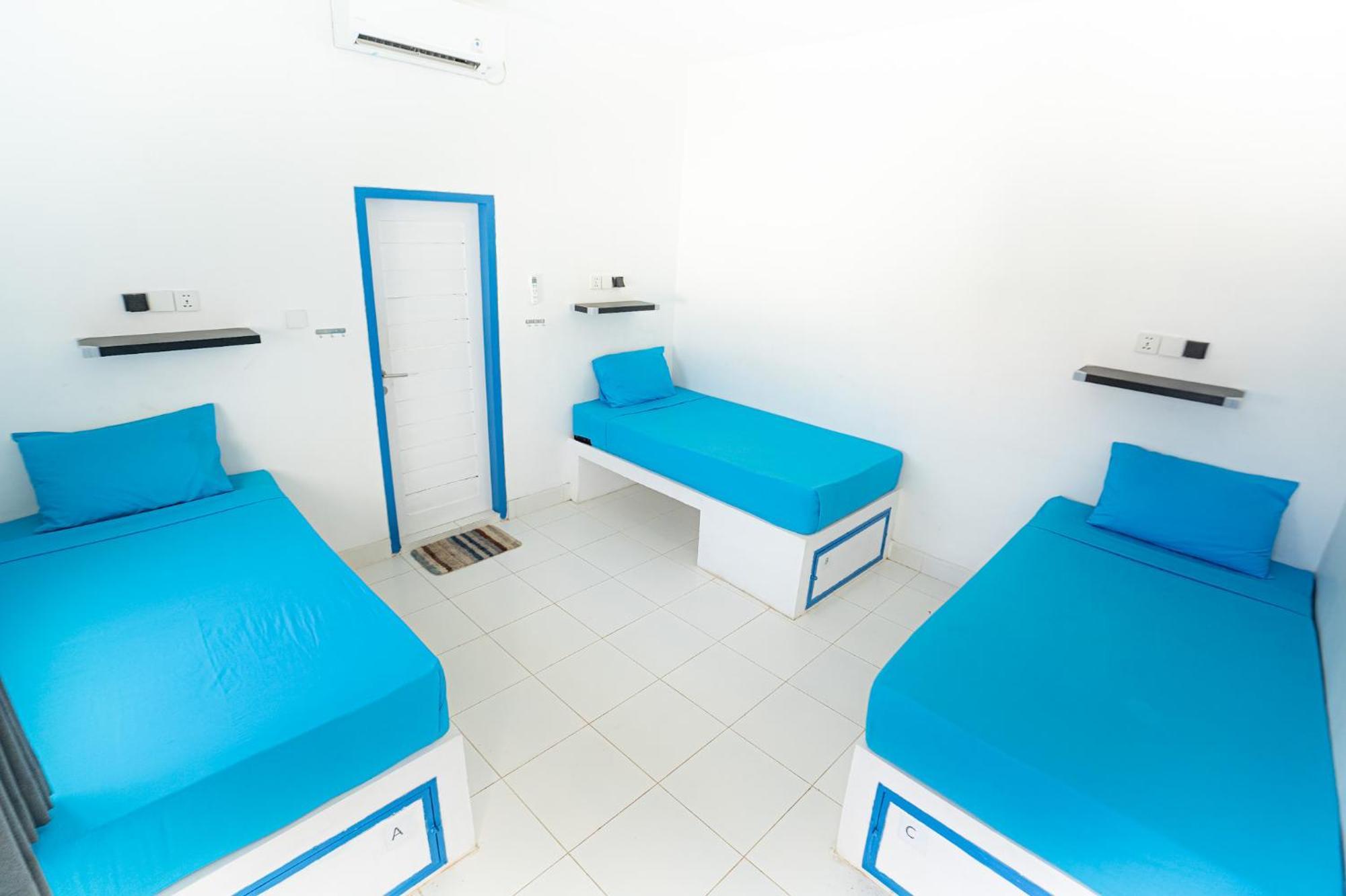 Atlas Gili Party Hostel Гілі-Траванган Екстер'єр фото