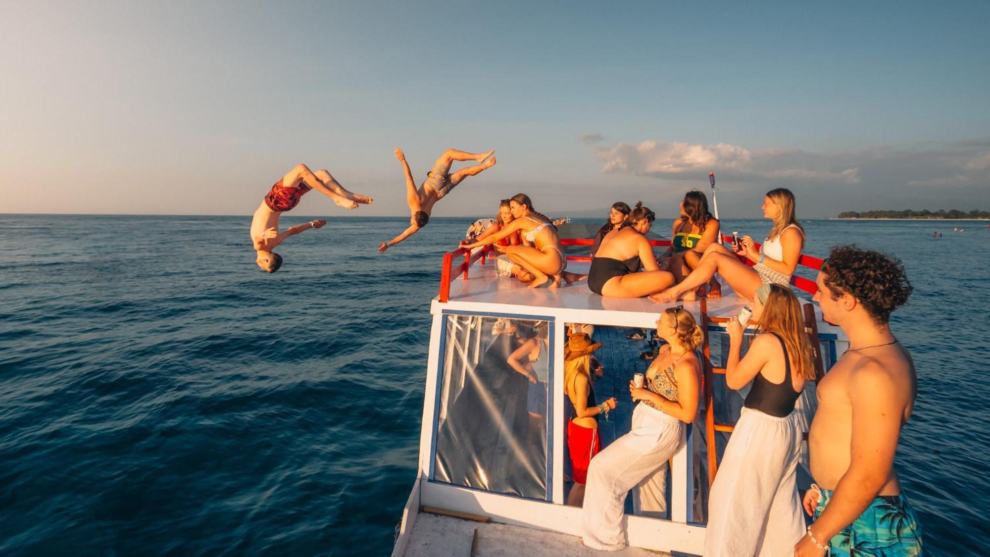 Atlas Gili Party Hostel Гілі-Траванган Екстер'єр фото