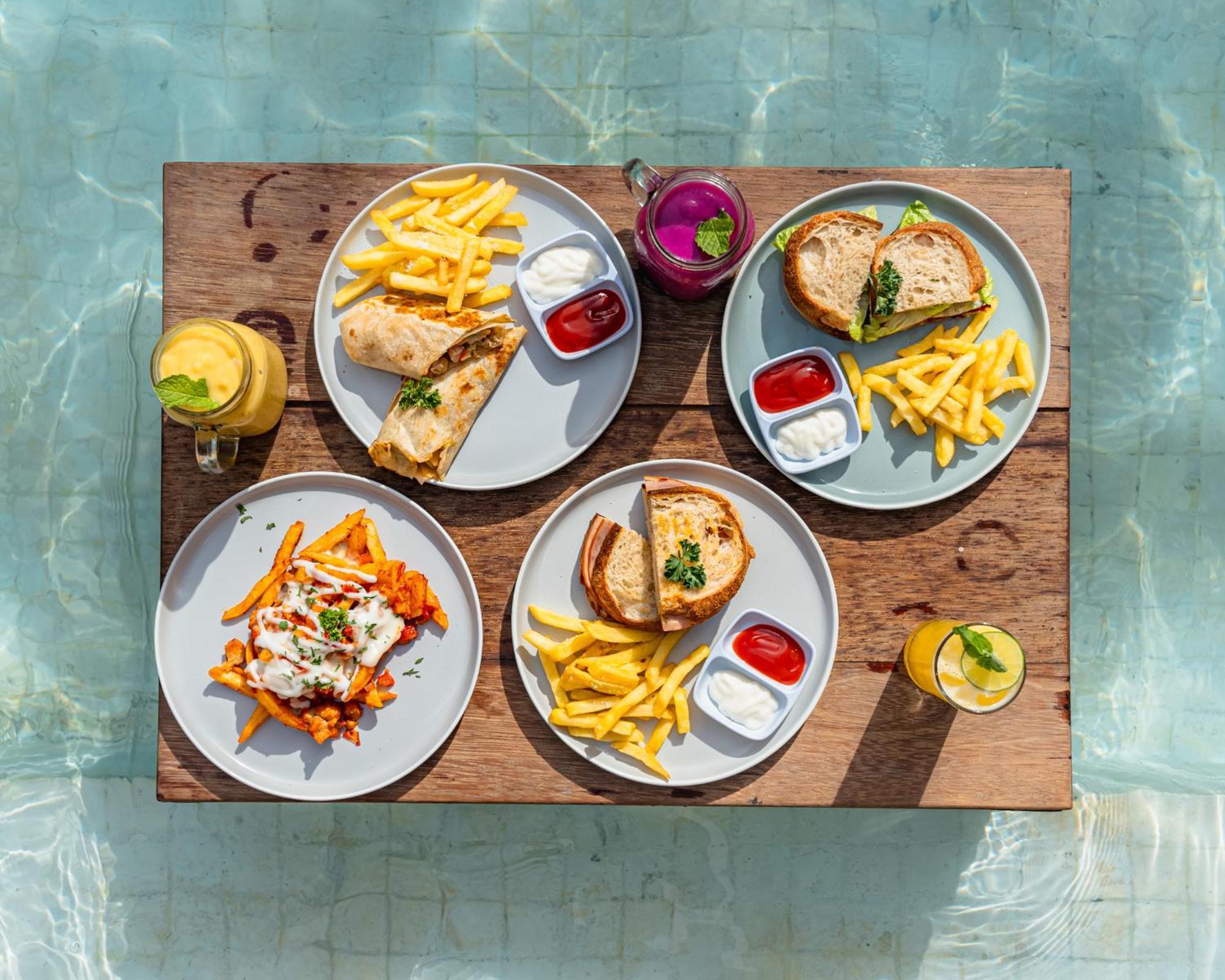 Atlas Gili Party Hostel Гілі-Траванган Екстер'єр фото