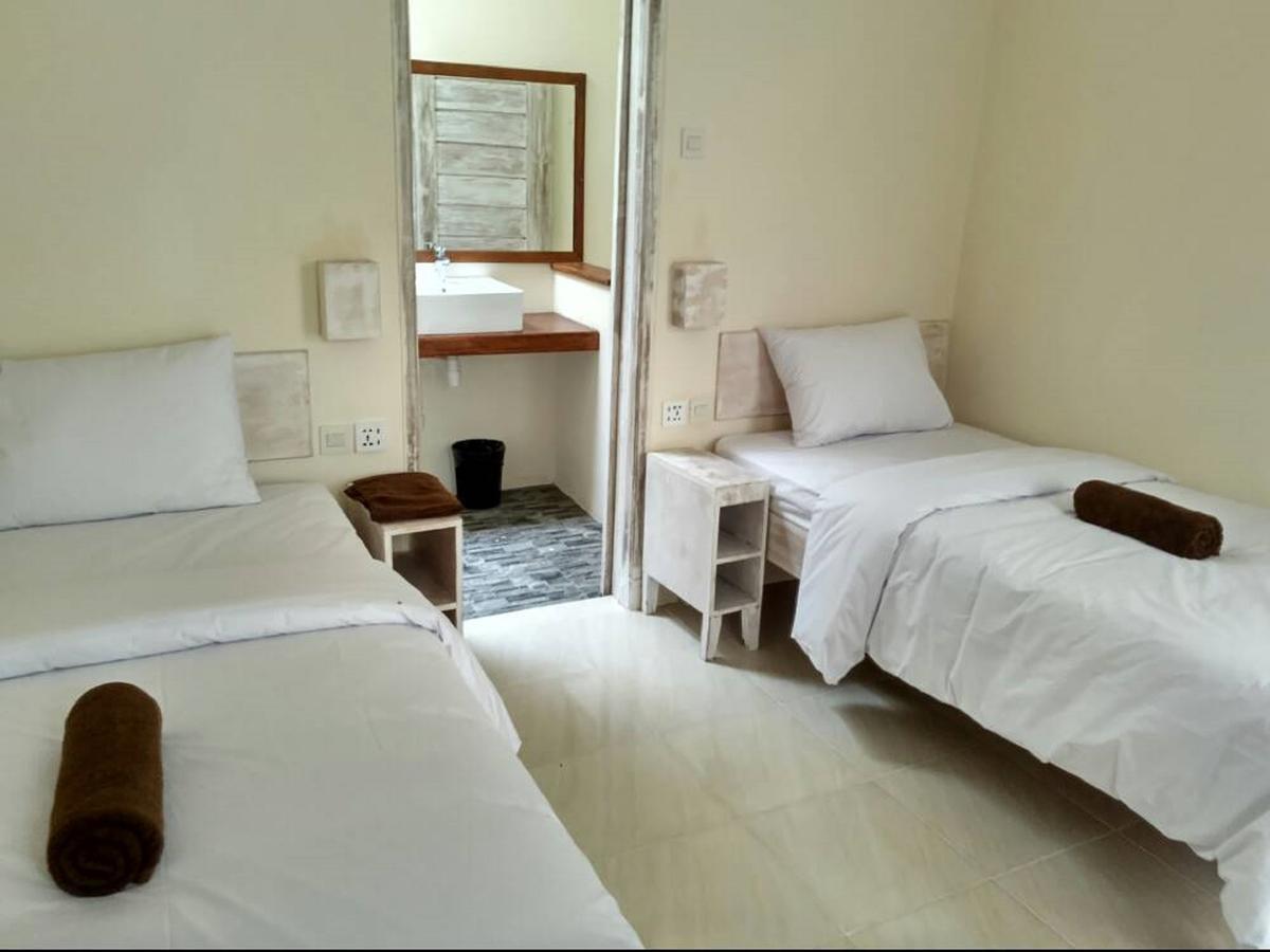 Atlas Gili Party Hostel Гілі-Траванган Екстер'єр фото