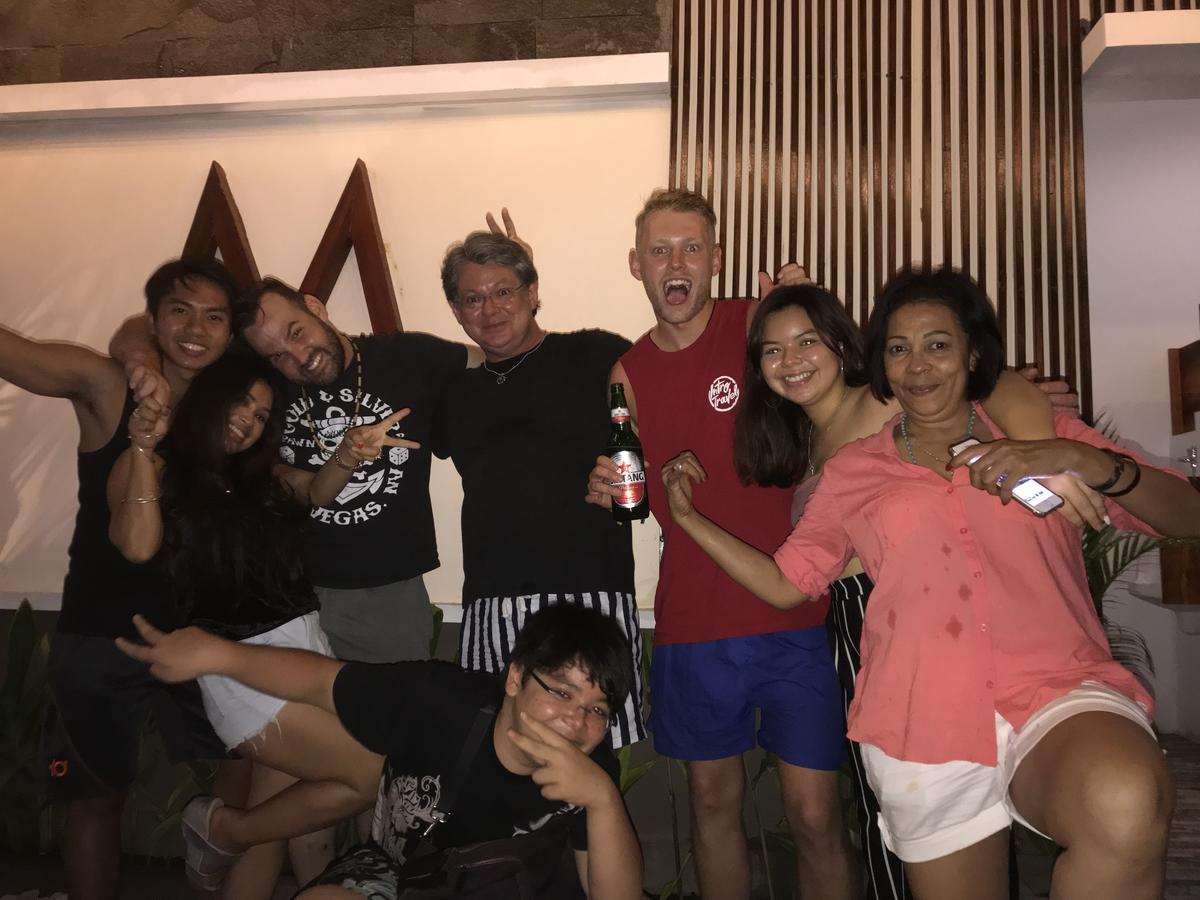 Atlas Gili Party Hostel Гілі-Траванган Екстер'єр фото