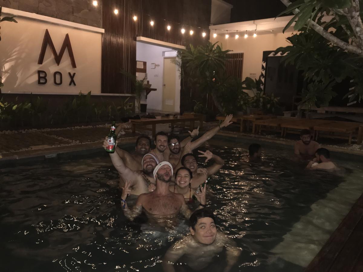 Atlas Gili Party Hostel Гілі-Траванган Екстер'єр фото